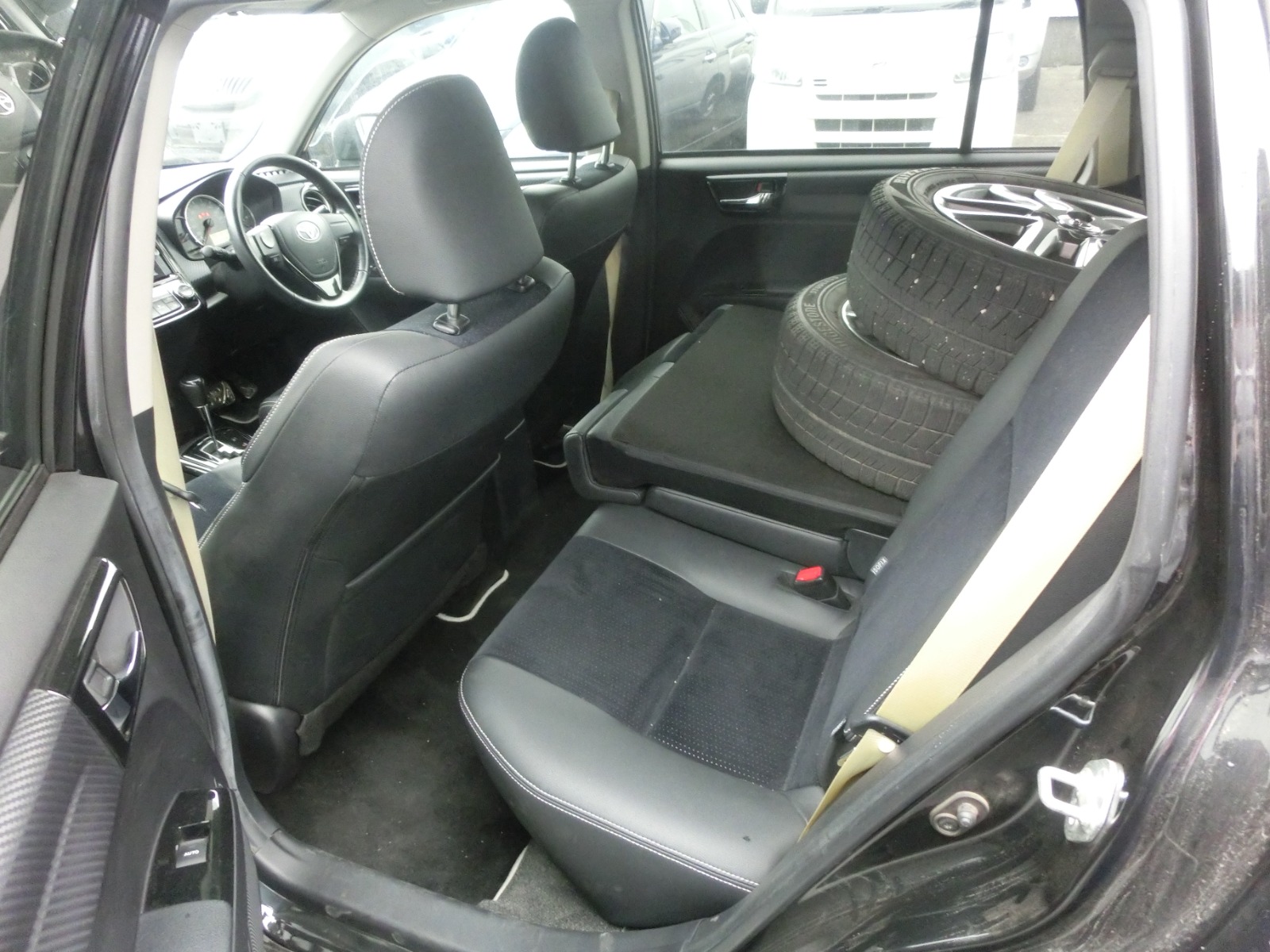 Toyota Corolla Fielder 2013